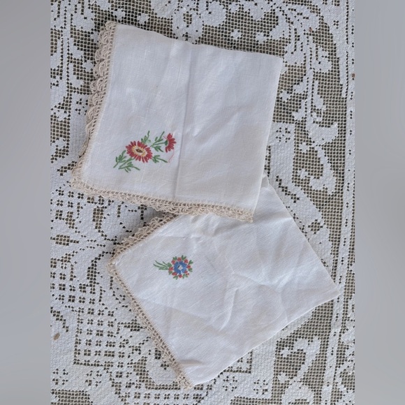 Two Tea Tray Embroidered Cloths. Centerpiece Doilie 1920s Cross Stitch Flowers - Picture 1 of 9